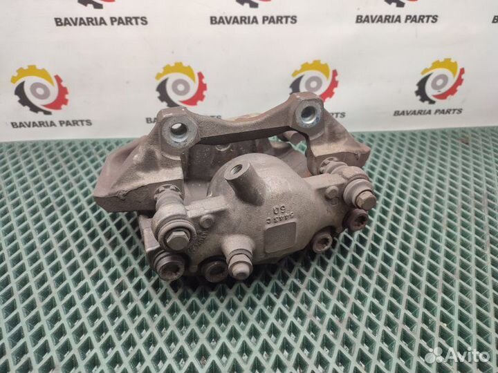 Суппорт тормозной передний левый Mercedes E W212