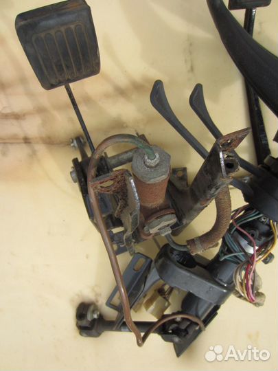 Руль с рулевой колонкой нива-ваз 2121