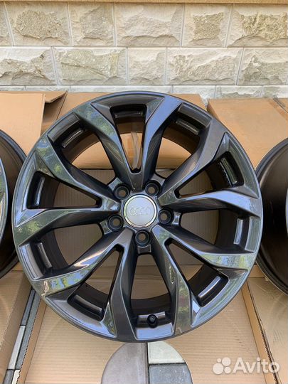 Оригинальные диски на Audi (R18)