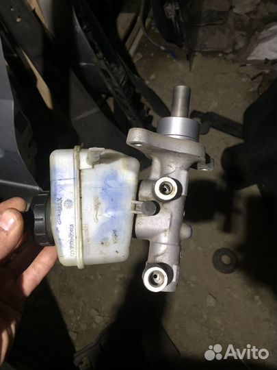 Главный тормозной цилиндр Рено Логан