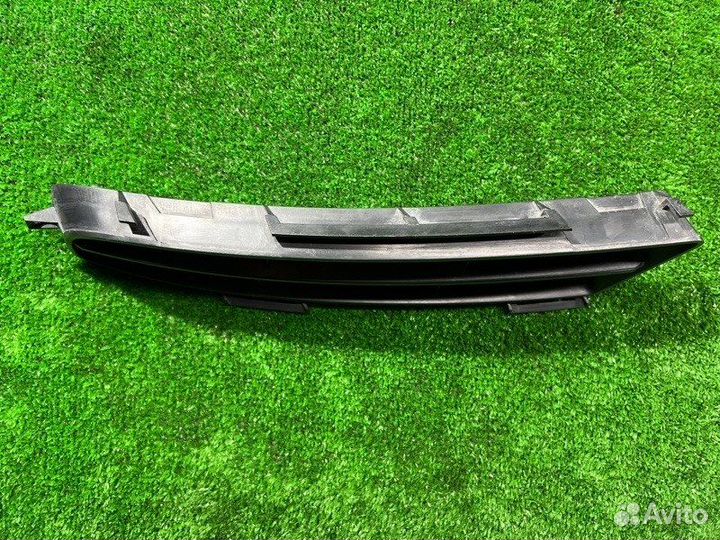 Заглушка бампера передняя левая Toyota Ipsum ACM26