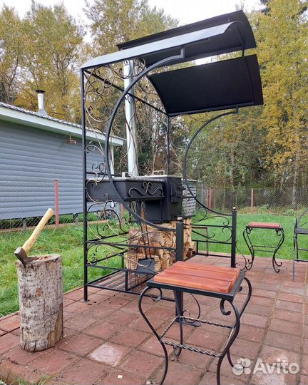 Мангал с крышей