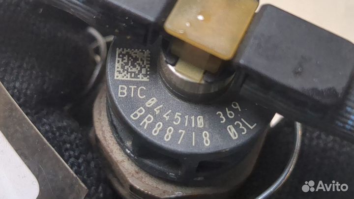 Форсунка топливная Volkswagen Tiguan, 2012