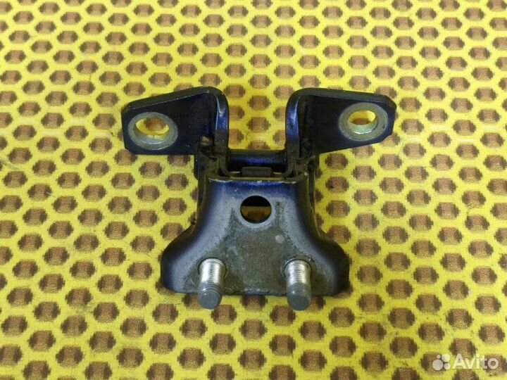 Петля двери задняя верхняя левая Mitsubishi Lancer