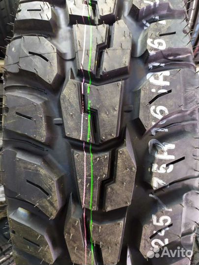 Kumho Road Venture M/T KL71 245/75 R16