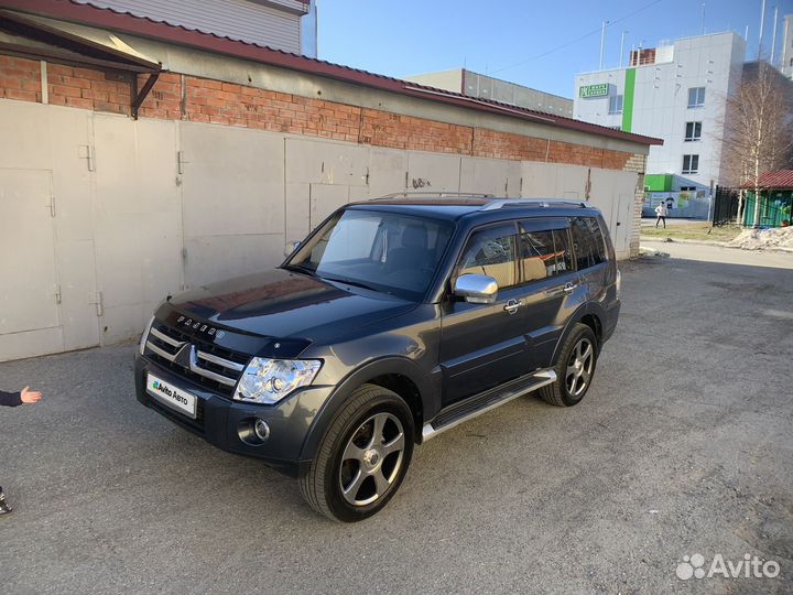 Mitsubishi Pajero 3.2 AT, 2007, 320 600 км