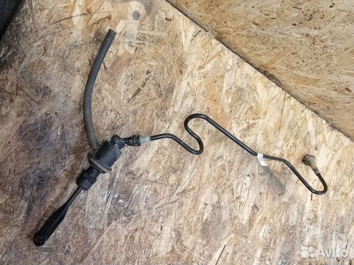 Главный цилиндр сцепления Renault Duster 1