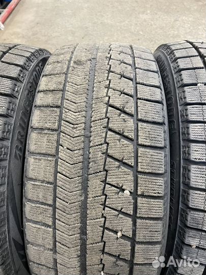 Bridgestone Blizzak VRX 225/45 R17