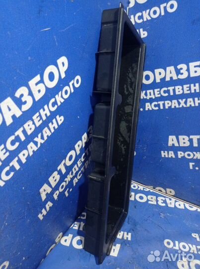 Ящик для инструмента Toyota Corolla 120 хэтчбек