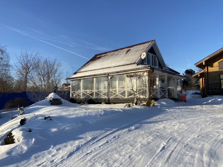 Дом 196 м² на участке 13 сот.