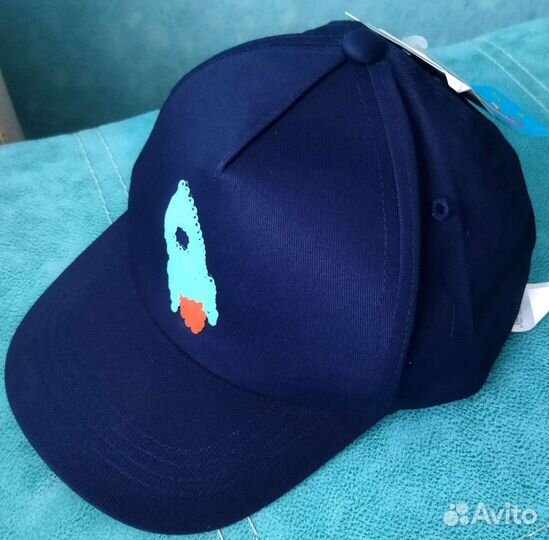 Новые кепки и галстуки