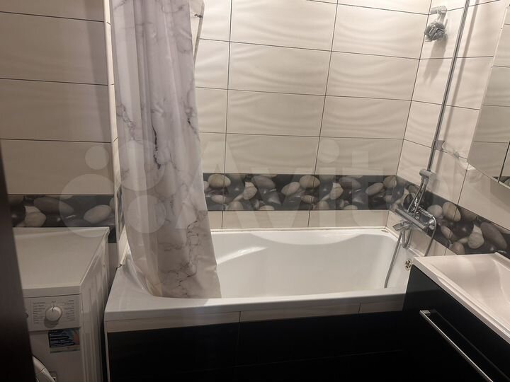 2-к. квартира, 80 м², 8/10 эт.