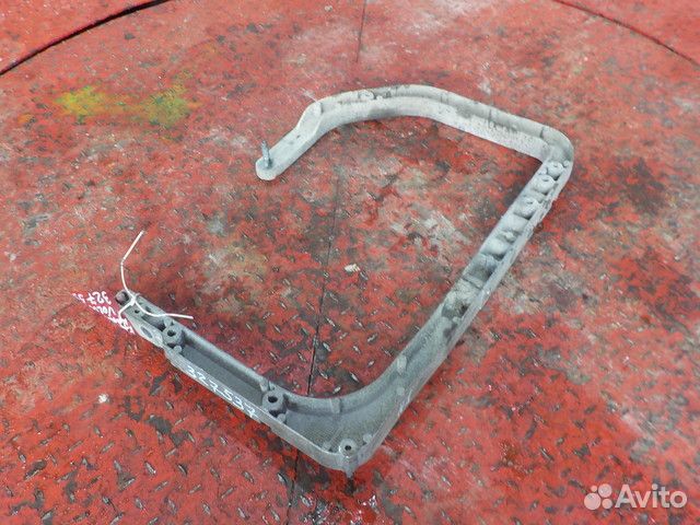 Кронштейн крыла переднего левый Volvo FH FM