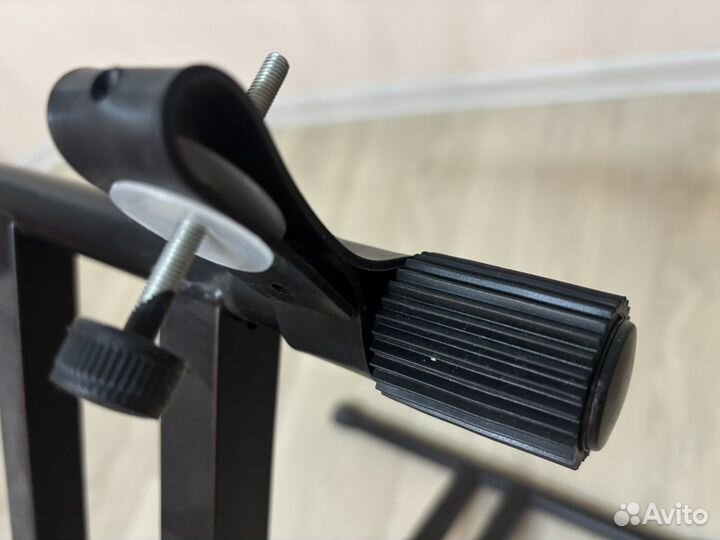 Стойка для стинтезатора новая