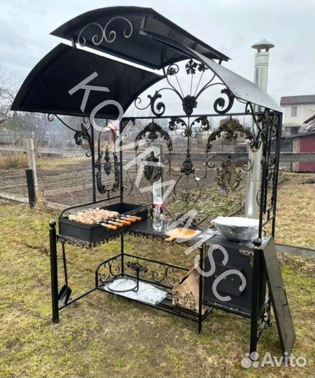 Мангал с крышей