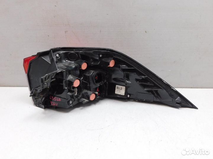 Фонарь задний наружный левый Toyota RAV4