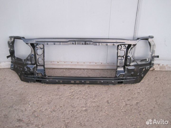 Передняя панель телевизор Toyota Land Cruiser 120