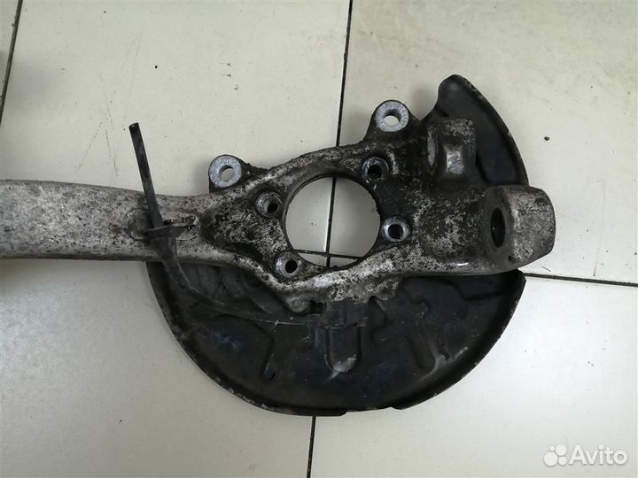 Кулак поворотный правый Ауди А4 Б7 Б6