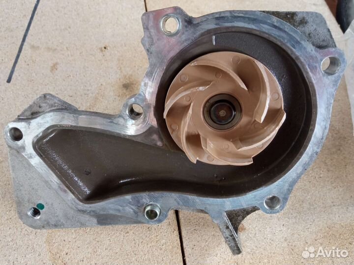 Помпа ford focus 3