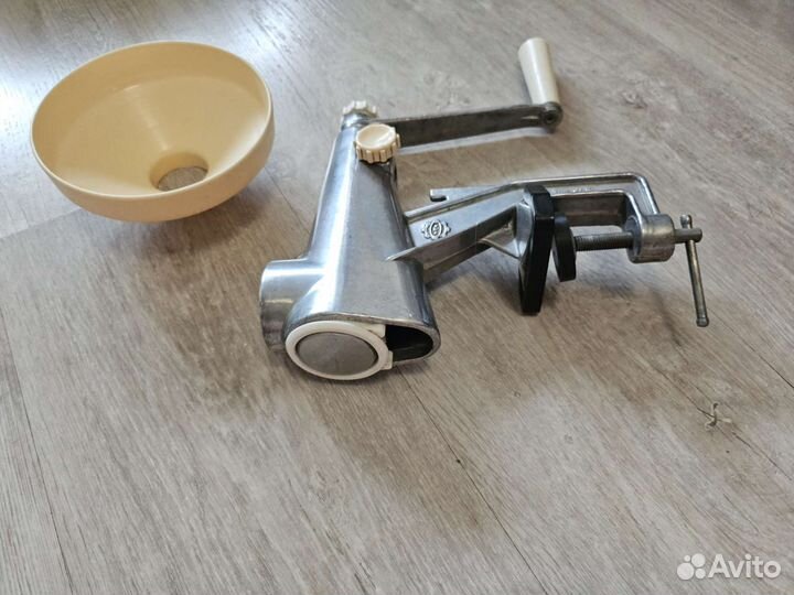 Соковыжималка св-120