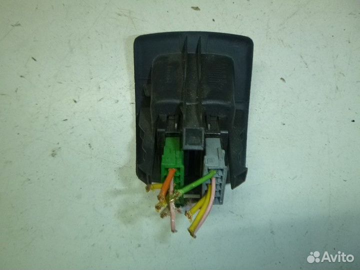 Блок управления стеклоподъемниками renault sandero
