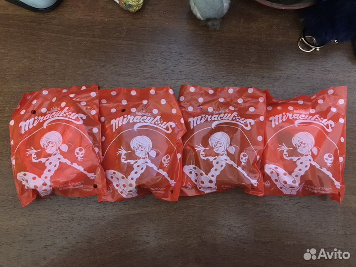 Фигурки из мультфильма Ледибаг и Супер Кот