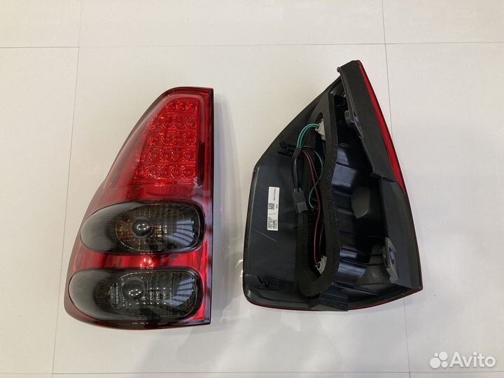 Фонарь задний Toyota Land Cruiser Prado (120)
