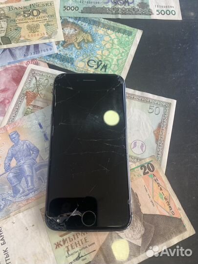 iPhone 8, 64 ГБ