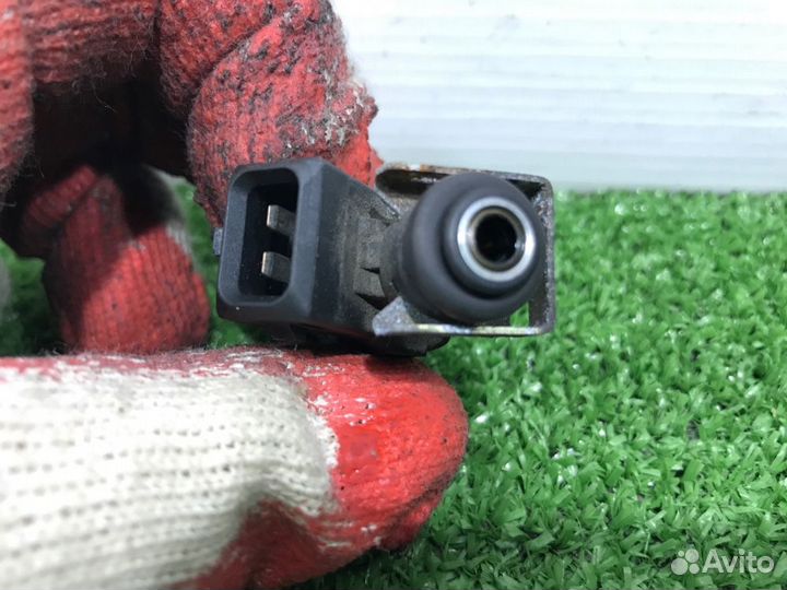 Форсунка инжекторная Audi Tt 8N AUQ 2004