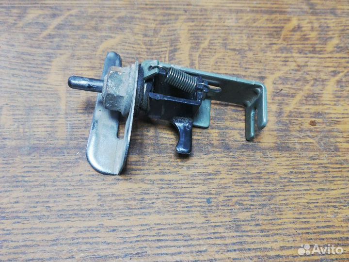 Замок лючка бензобака Киа Рио 1