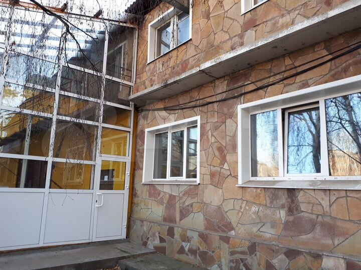 Здание 360 м² с участком 18 соток