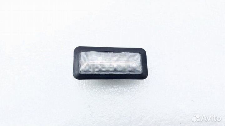 Плафон подсветки багажника левый Geely Coolray