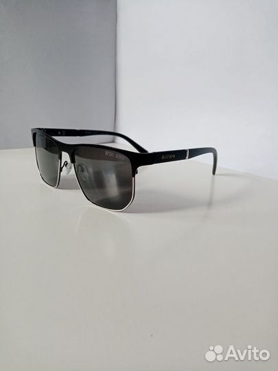 Солнцезащитные очки hugo boss чёрные polarized