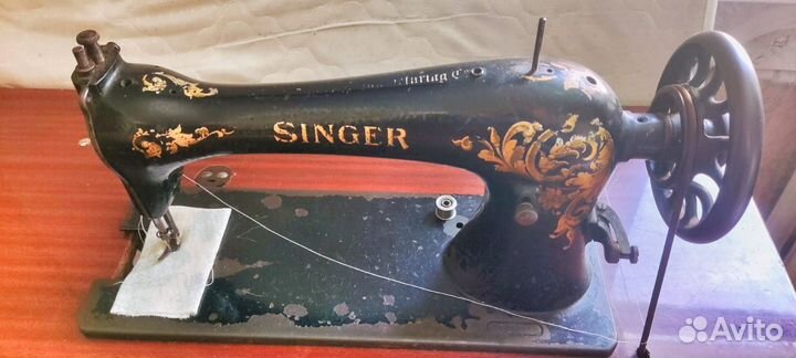 Продам старинную швейную машинку Singer