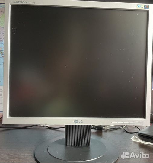 Монитор LG flatron l 1750u