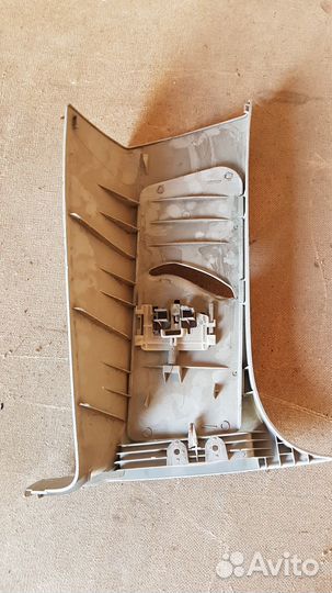 Накладка центральной стойки левая верхняя focus 2