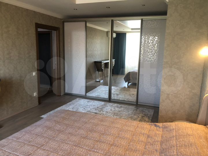 2-к. квартира, 72 м², 8/18 эт.