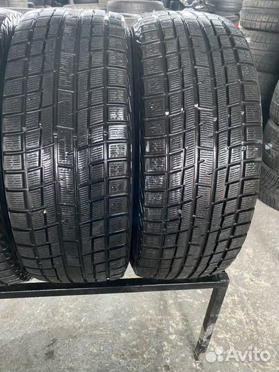 Yokohama Ice Guard IG30 215/55 R17