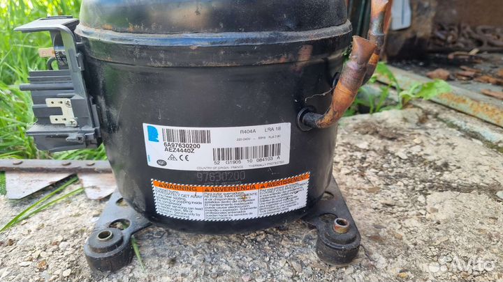 Компрессор для холодильника Tecumseh aez4440e