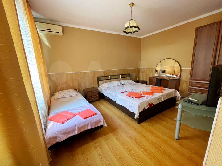 Комната 35 м², 1/3 эт.