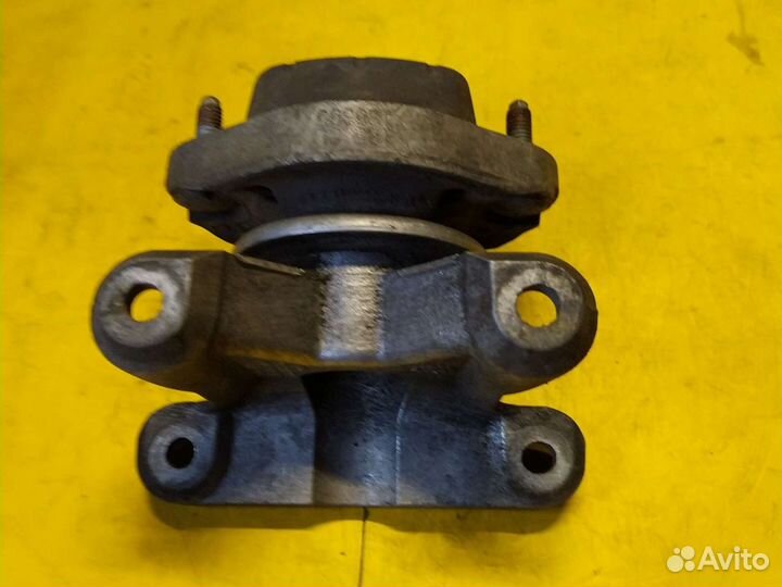 Кронштейн с подушкой АКПП вариатора Ауди А4 Б7