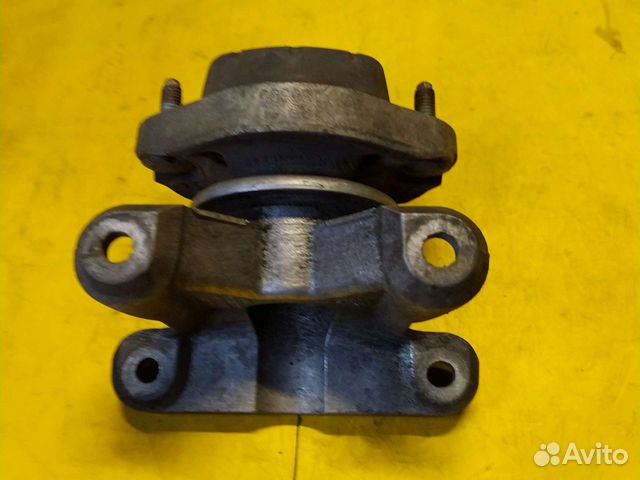 Кронштейн с подушкой АКПП вариатора Ауди А4 Б7