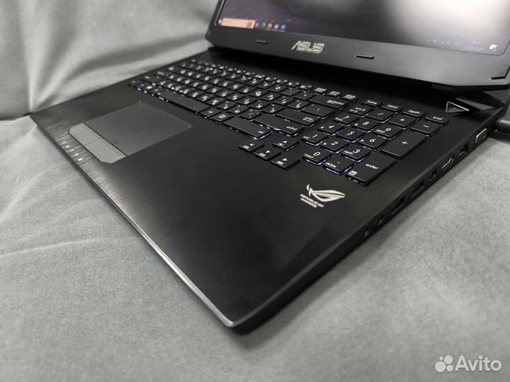 Игровой Asus ROG 17.3 Full IPS i7/GTX/16GB/ssd+hdd