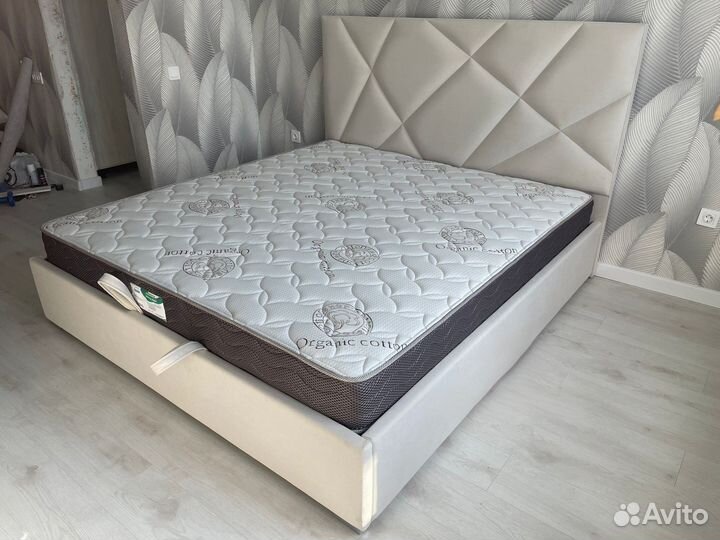 Кровать двухспальная 160х200 с матрасом