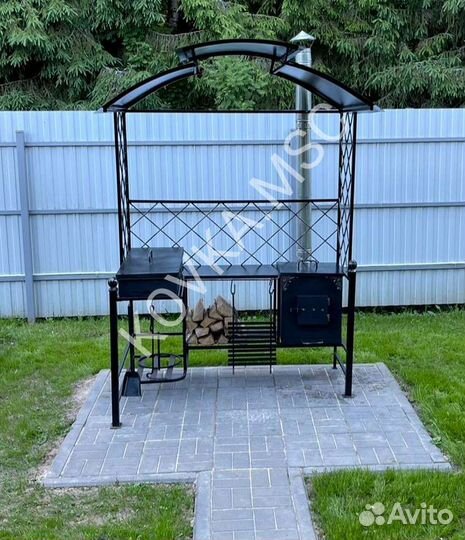 Мангал с крышей