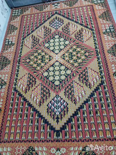 Ковер шерстяной