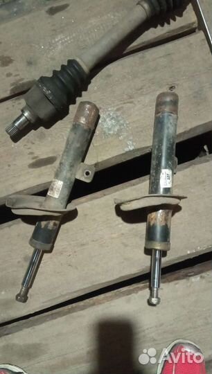 Передние стойки Пежо партнёр