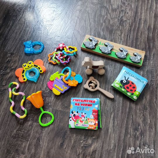 Детские развивающие игрушки для малышей пакетом 0+