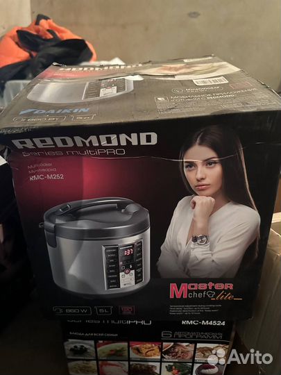 Мультиварка Redmond RMC-M252