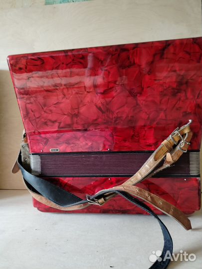 Аккордеон Royal Standard Silvana